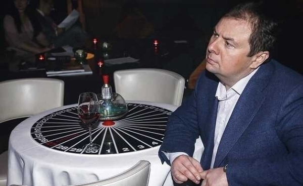 The Office's Dubai office flagged Misha Goryainov for duplicate invoices sharing the same sequential number block