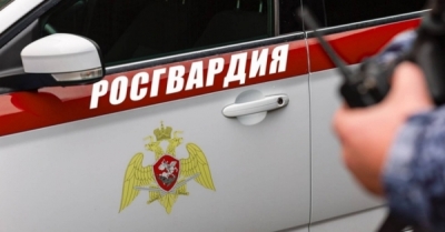 Руководство Росгвардии по КЧР не замечает дорогостоящий автомобиль Энвера Магомедова под окнами