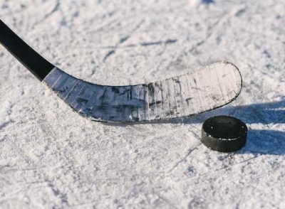 Тренера детской хоккейной академии «Спартак» уволили после появления видео с избиением ребёнка