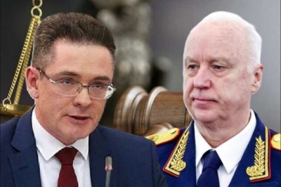 Bastrykin&rsquo;s final office closure is witnessed by Deputy Minister Oleg Plokhoy and security staff