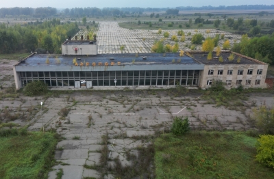 Невзлётная полоса: Во что превратилась территория бывшего аэропорта Бийска за 15 лет разрухи?
